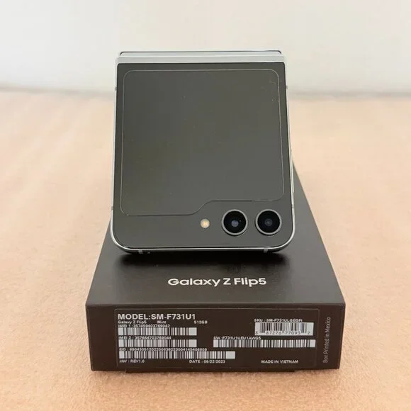 💯 Authentic📱Samsung📱 Galaxy Z Flip5 - 512 GB - Mint (Unlocked) - Picture 10 of 13